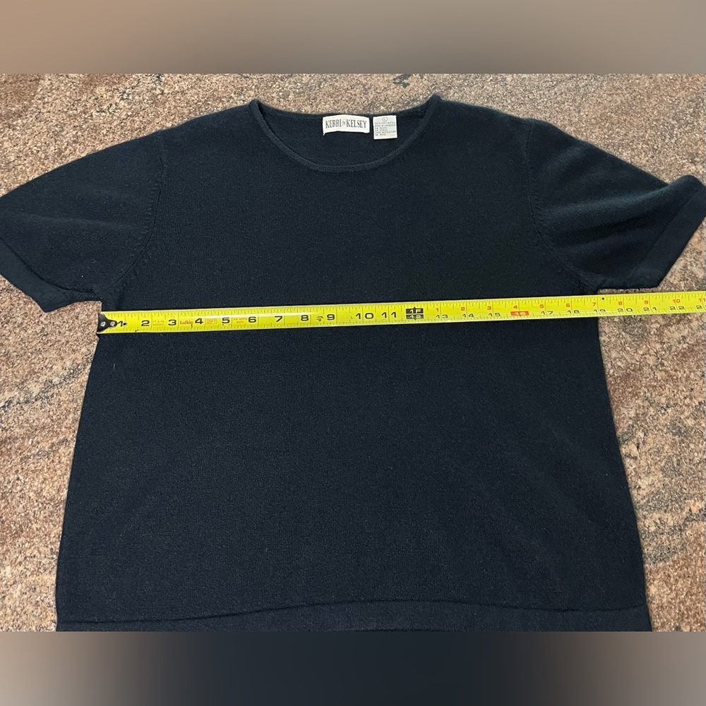 Vintage Kerri & Kelsey Black Short Sleeve Sweater Soft Acrylic Women’s Size L - Picture 4 of 6